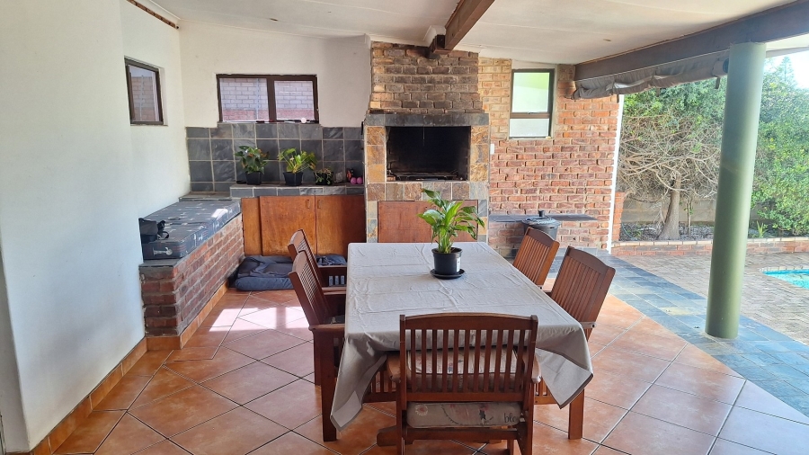 4 Bedroom Property for Sale in Bluewater Bay Eastern Cape